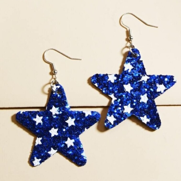 Trump 2024 beanie and star spangled earrings! - Picture 4 of 5